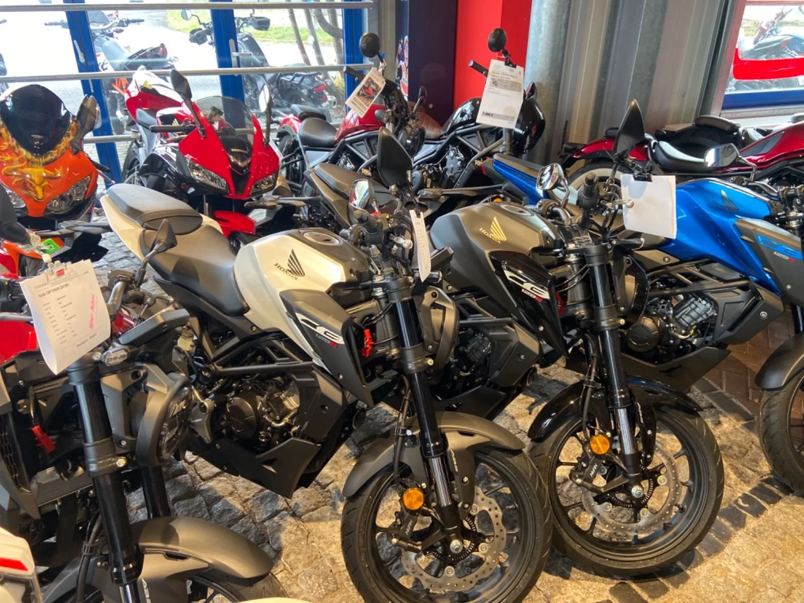Honda CB125R