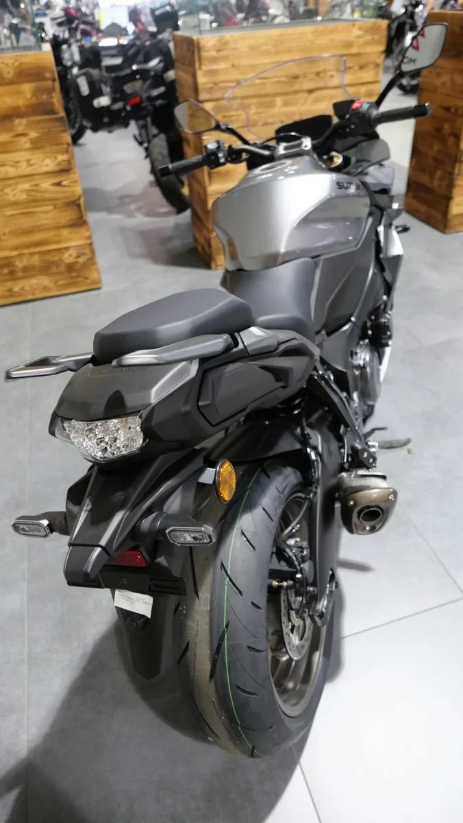 Suzuki GSX-S1000GT Travel Edition