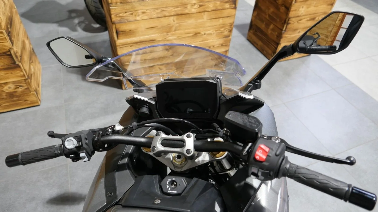 Suzuki GSX-S1000GT Travel Edition