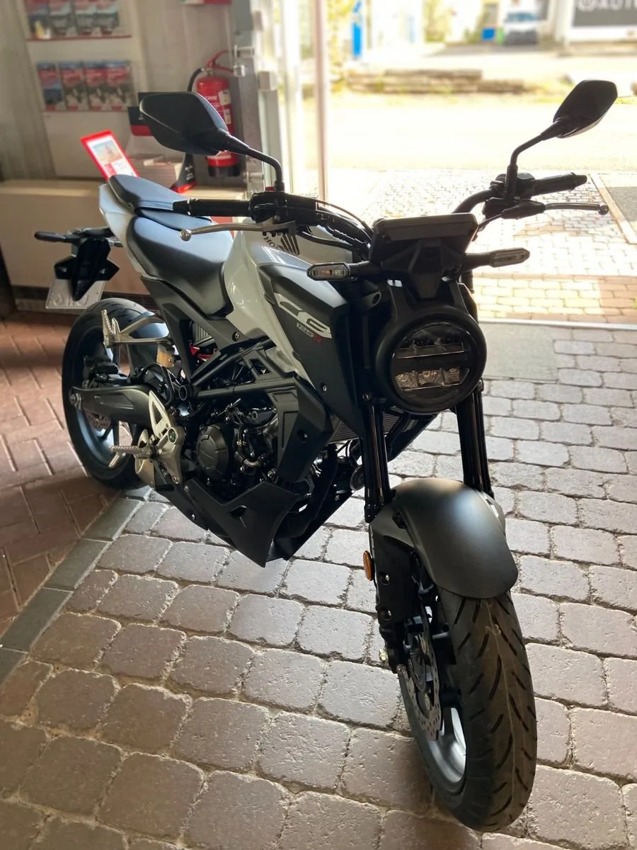 Honda CB125R