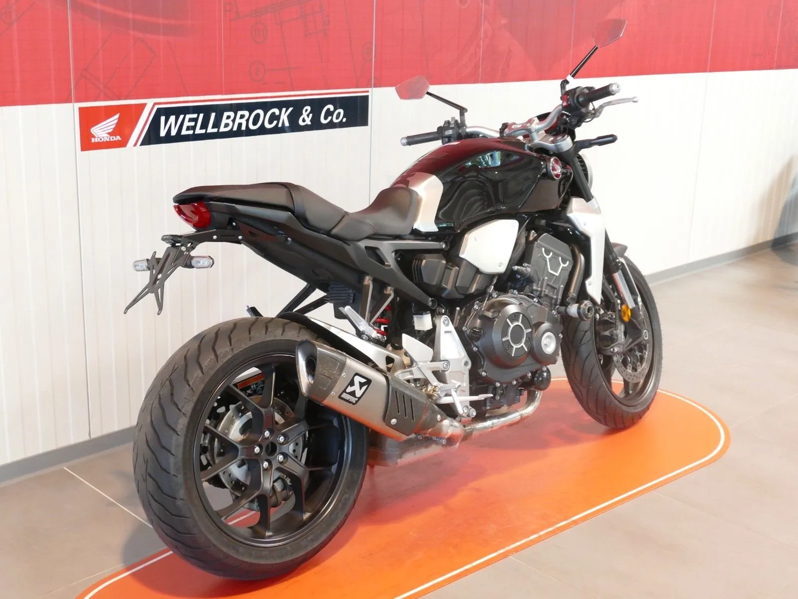 Honda CB1000R+