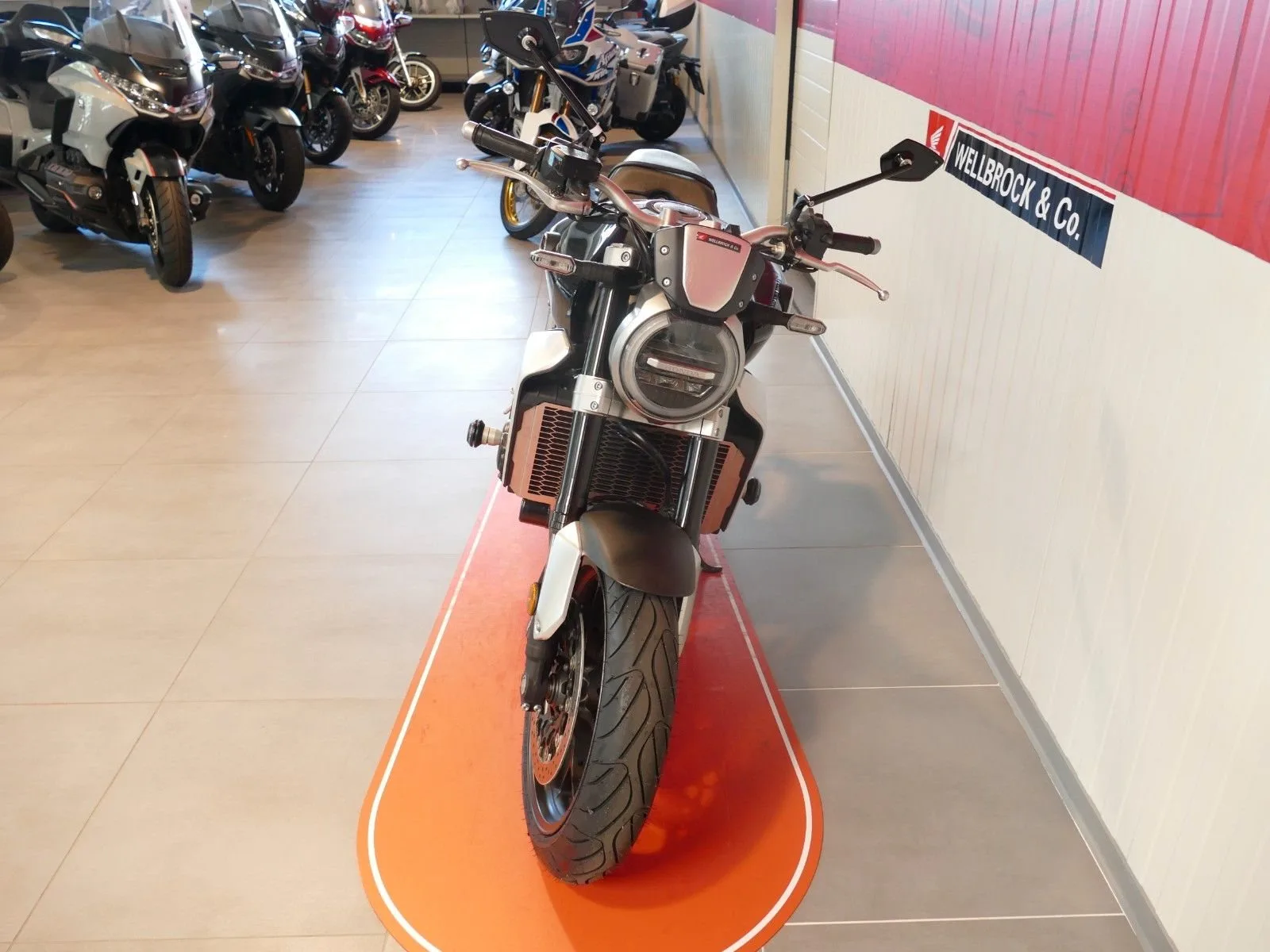 Honda CB1000R+