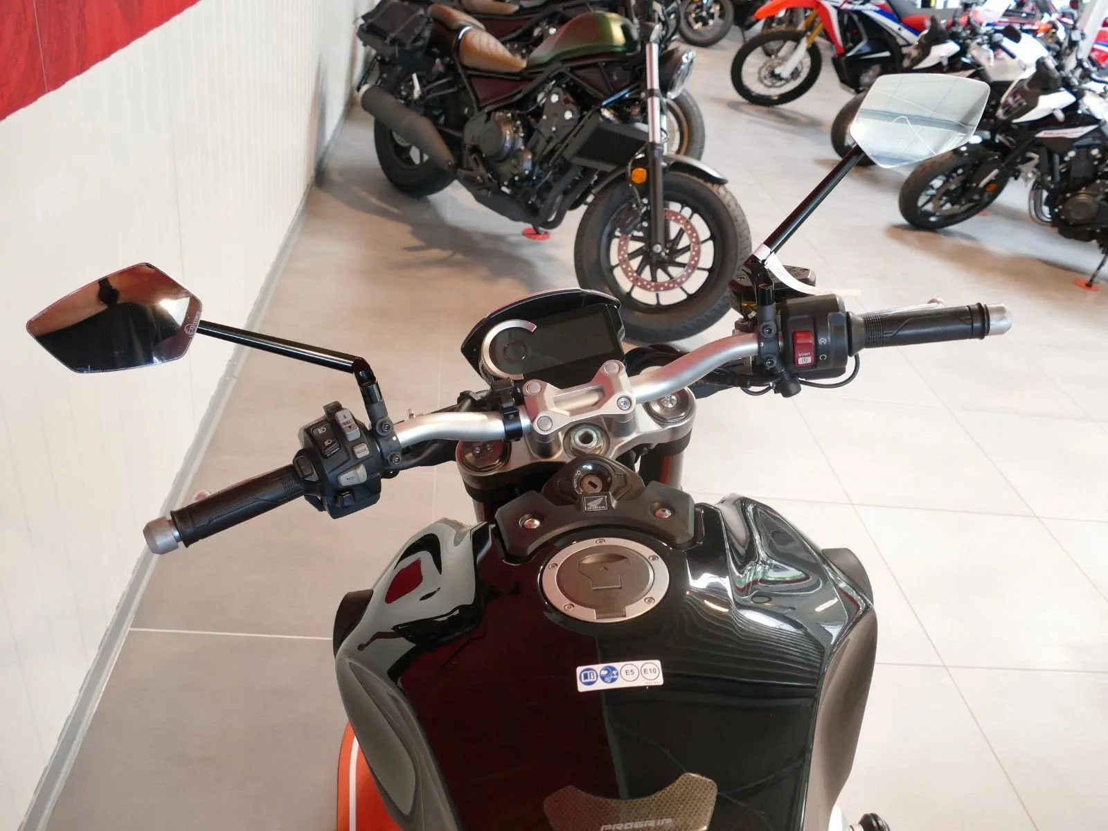 Honda CB1000R+