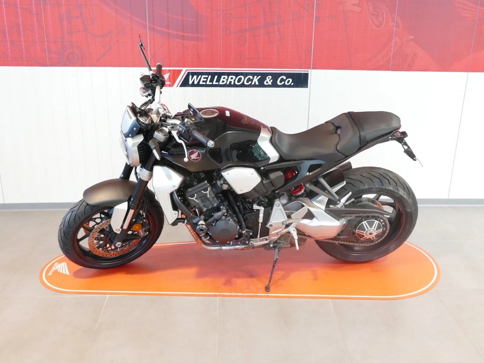 Honda CB1000R+