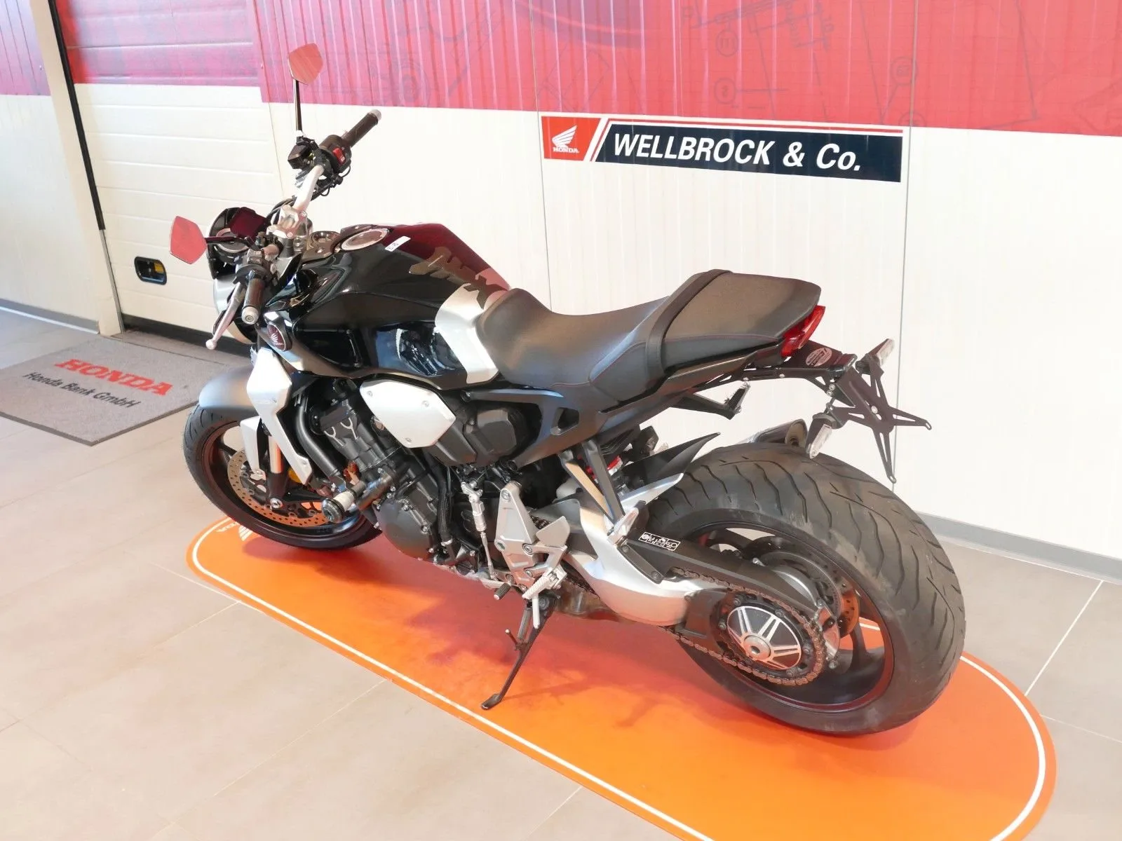 Honda CB1000R+
