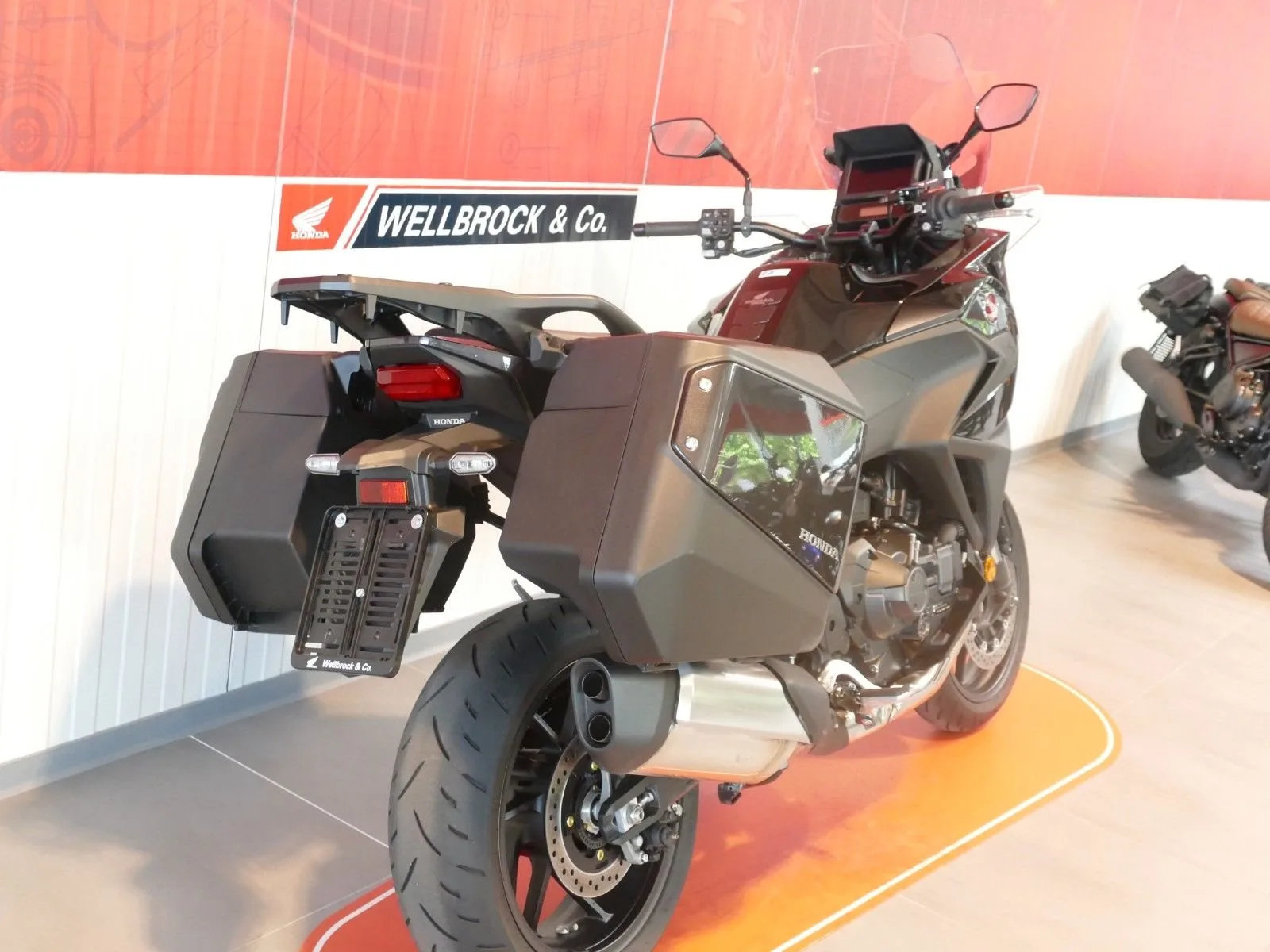 Honda NT1100 DCT Electronic Suspension