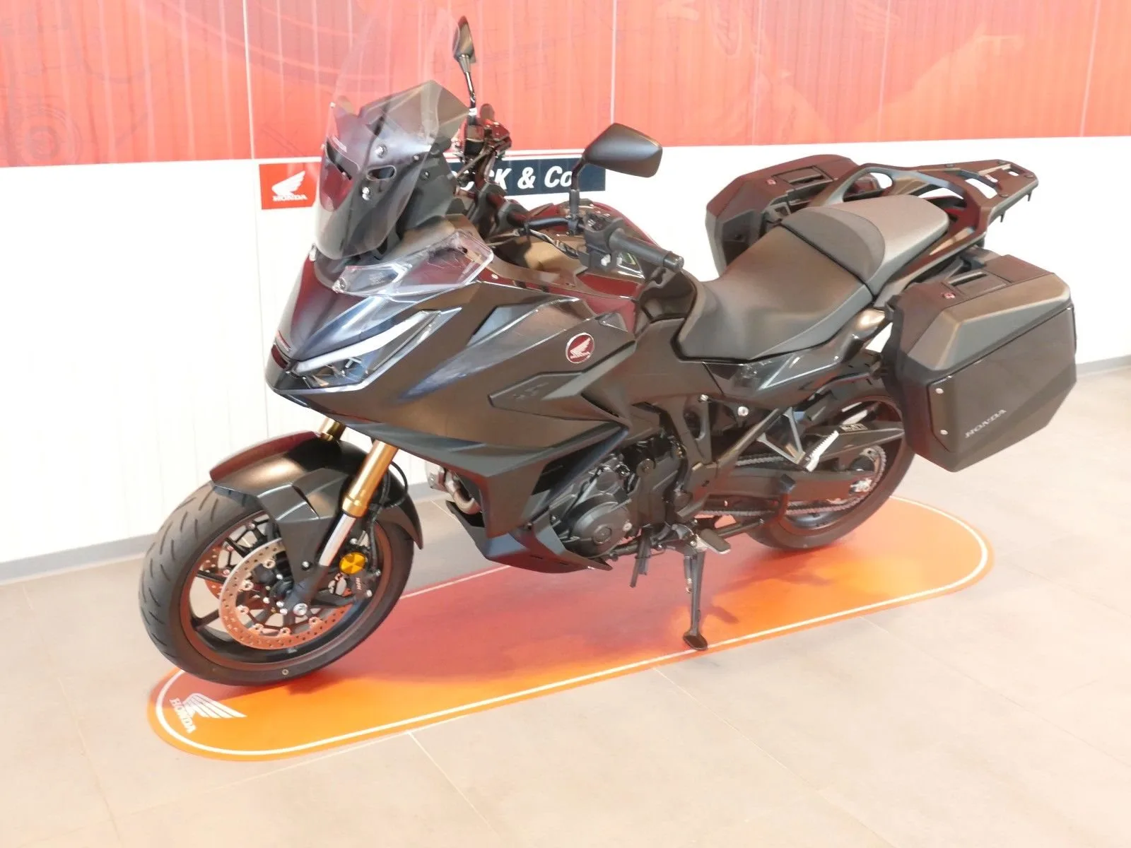 Honda NT1100 DCT Electronic Suspension