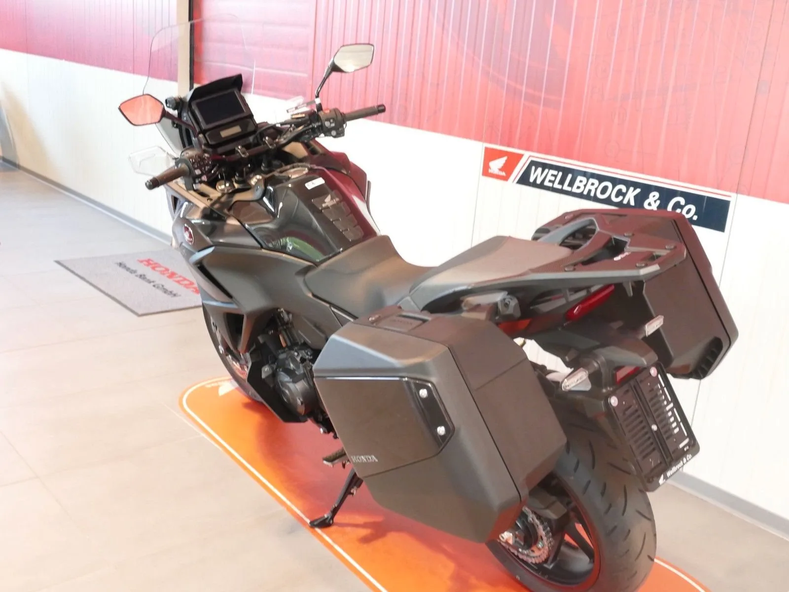 Honda NT1100 DCT Electronic Suspension