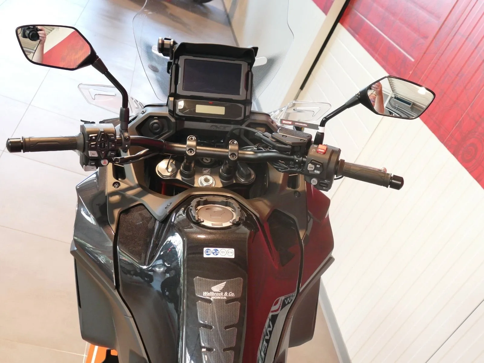 Honda NT1100 DCT Electronic Suspension