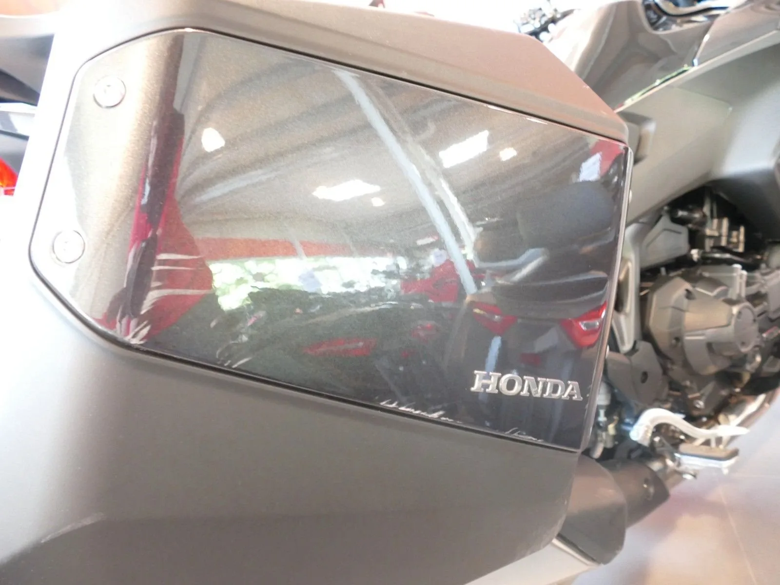 Honda NT1100 DCT Electronic Suspension