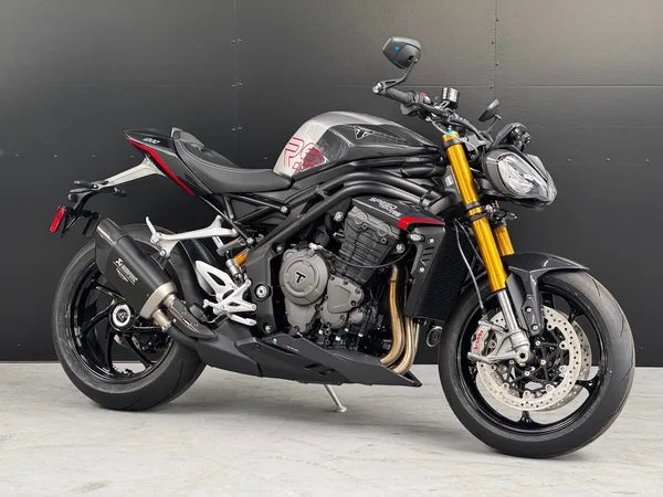 Triumph Speed Triple 1200 RS Granite / Diablo Red
