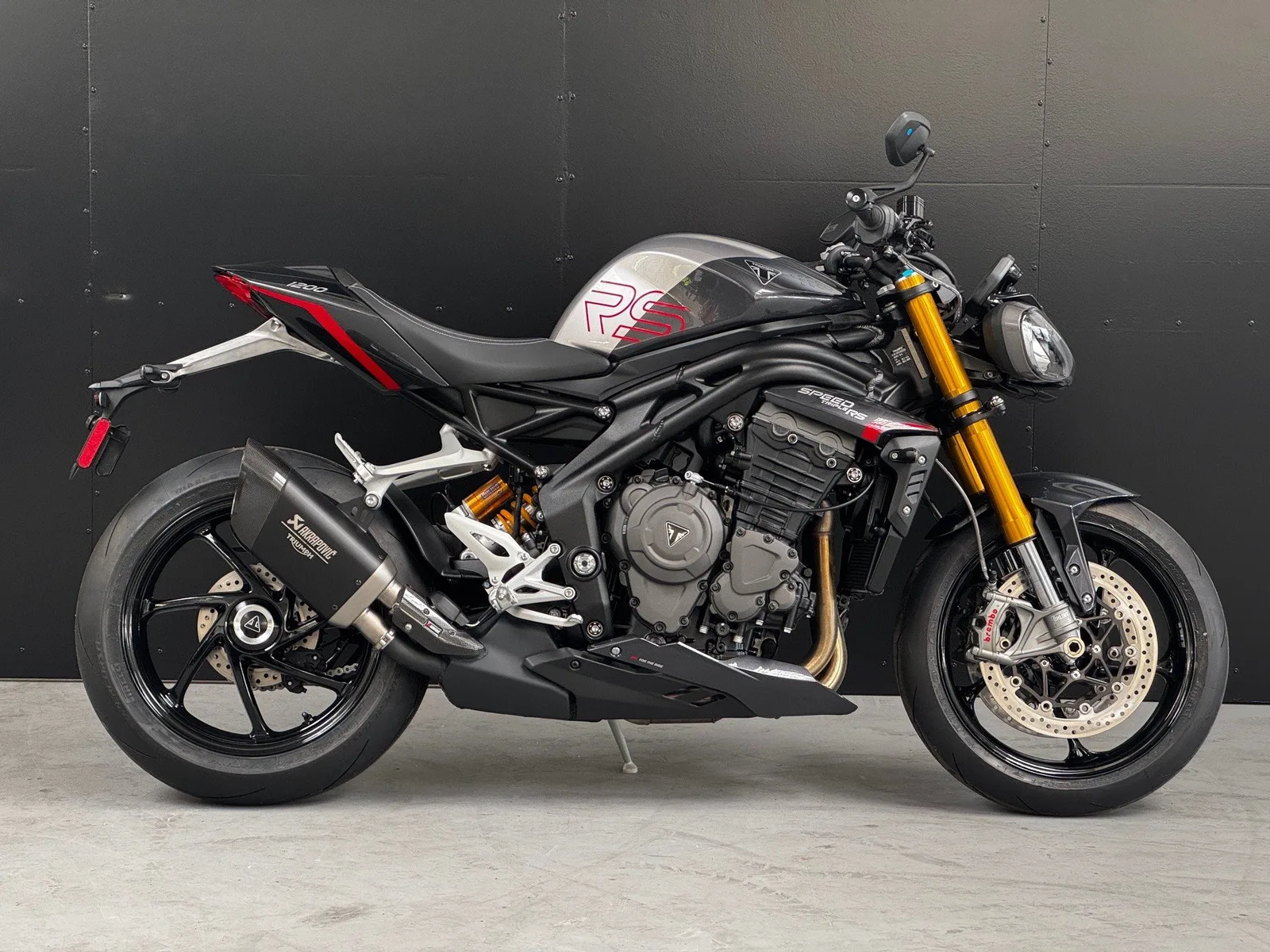 Triumph Speed Triple 1200 RS Granite / Diablo Red