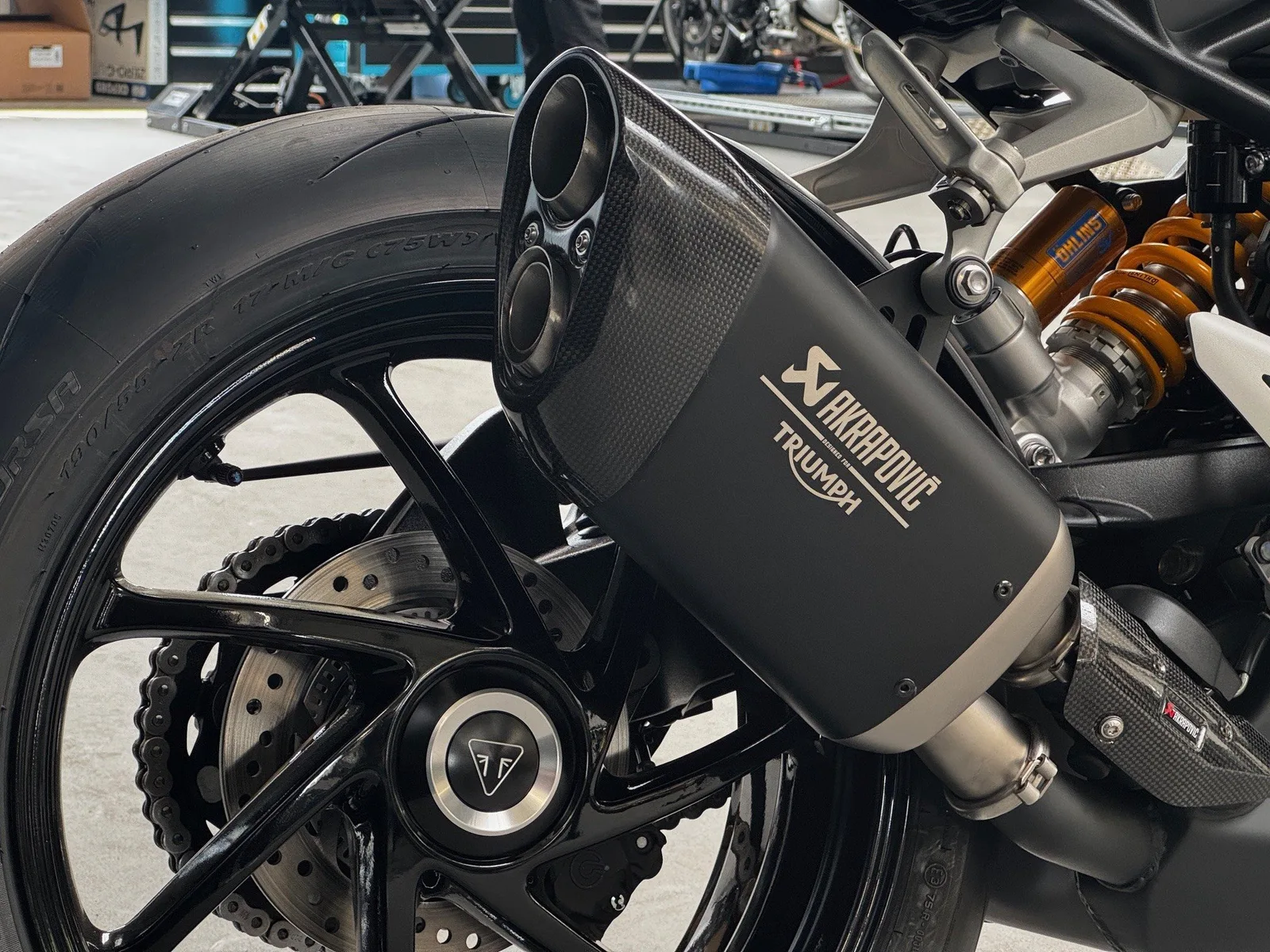 Triumph Speed Triple 1200 RS Granite / Diablo Red
