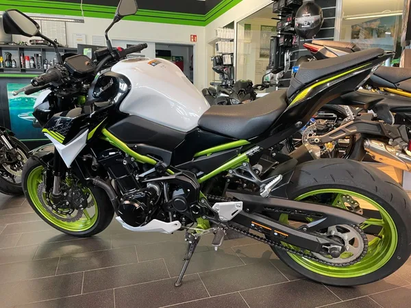 Kawasaki Z900 70kW