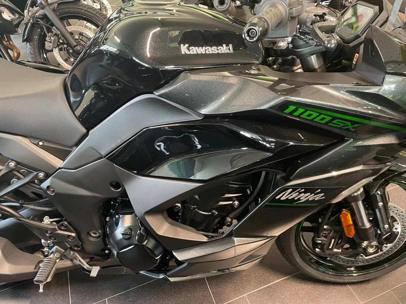 Kawasaki Ninja 1100SX