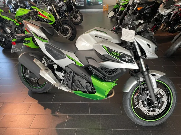 Kawasaki Z7 Hybrid