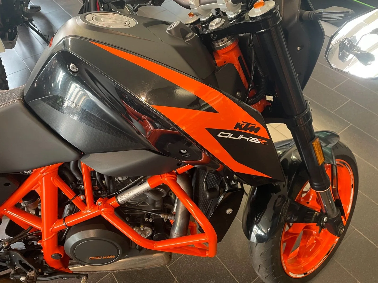KTM 690 Duke
