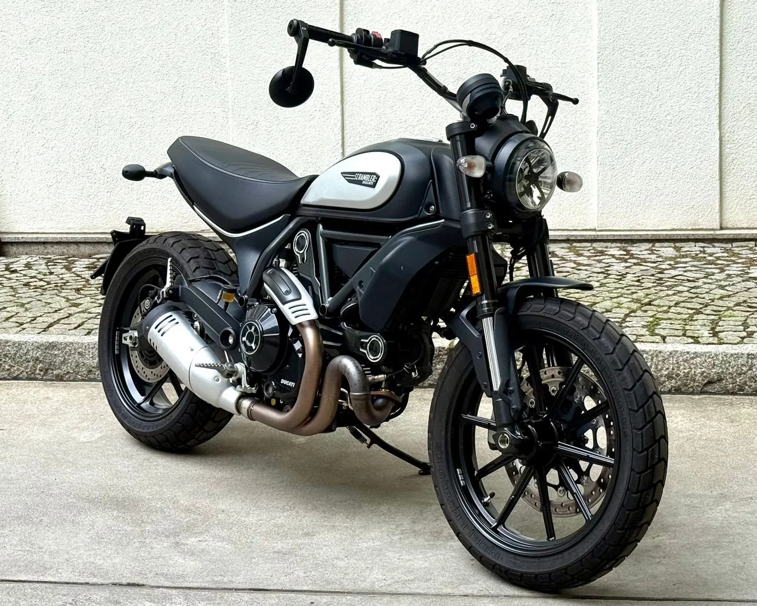 Ducati Scrambler Icon Dark