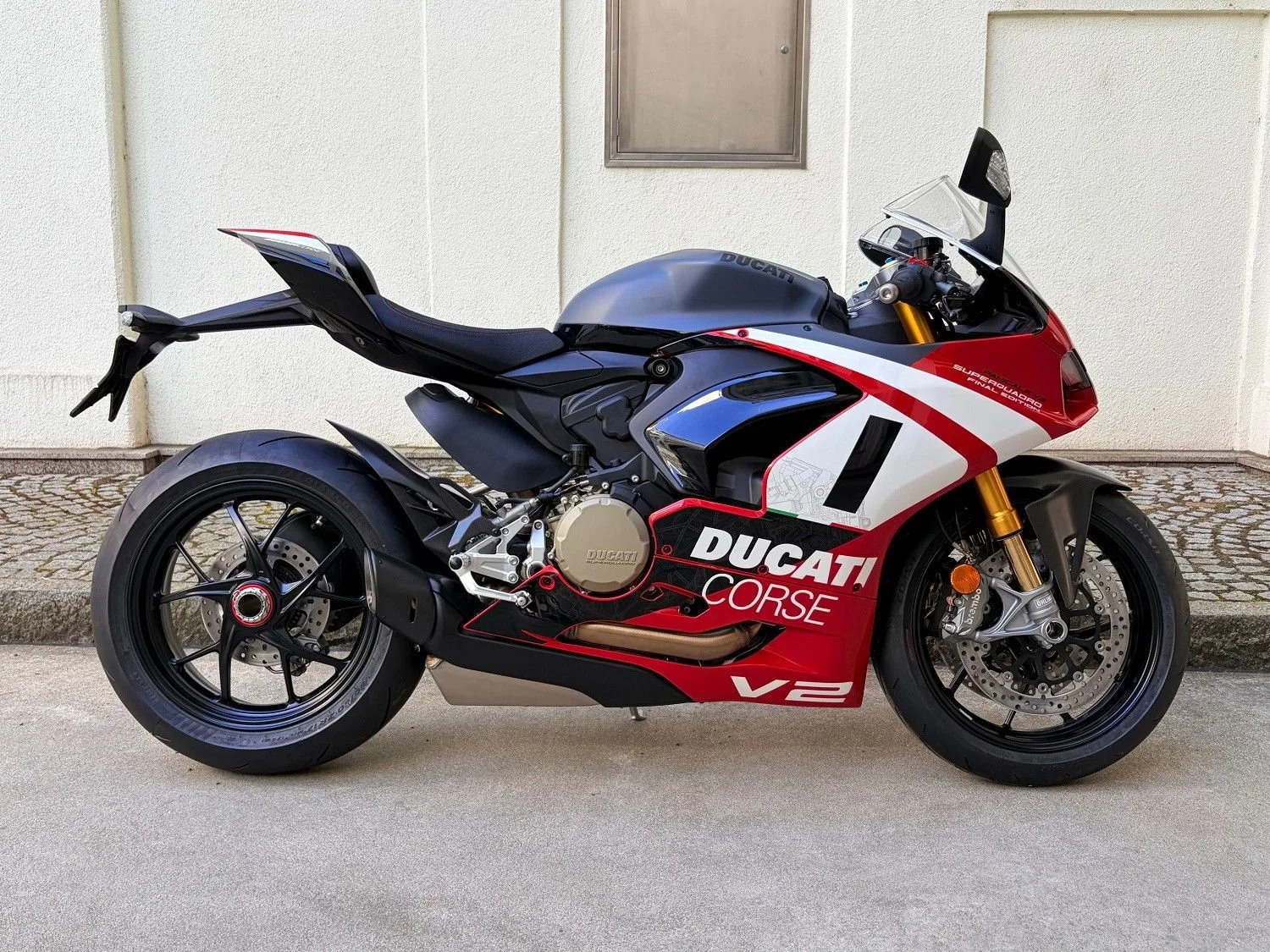 Ducati Panigale V2 Superquadro Final Edition