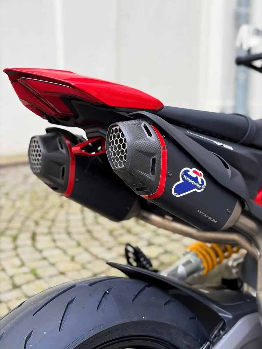 Ducati Hypermotard V2