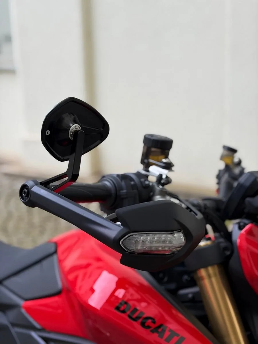 Ducati Hypermotard V2