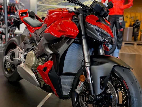 Ducati Streetfighter V4