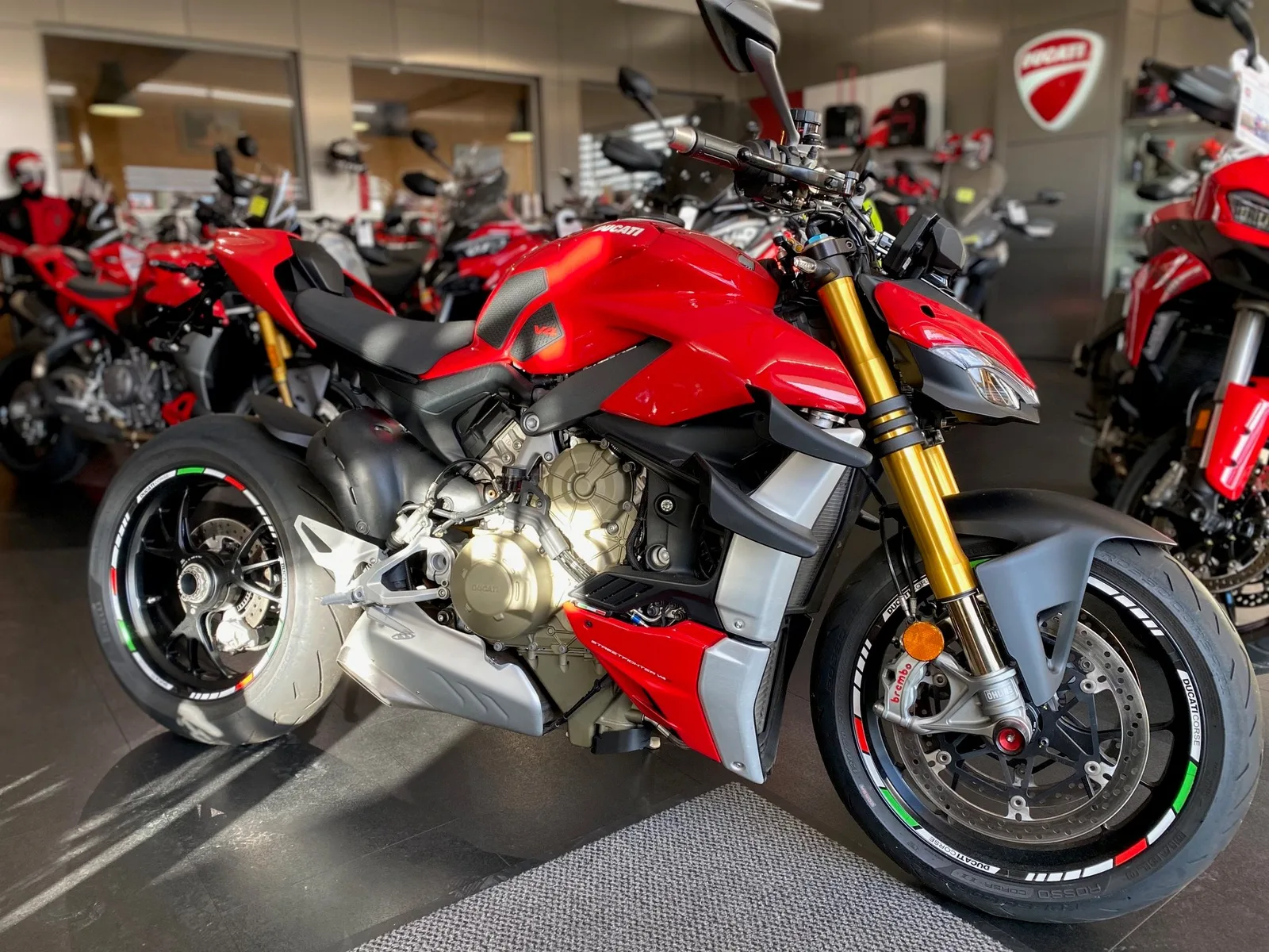 Ducati Streetfighter V4 S