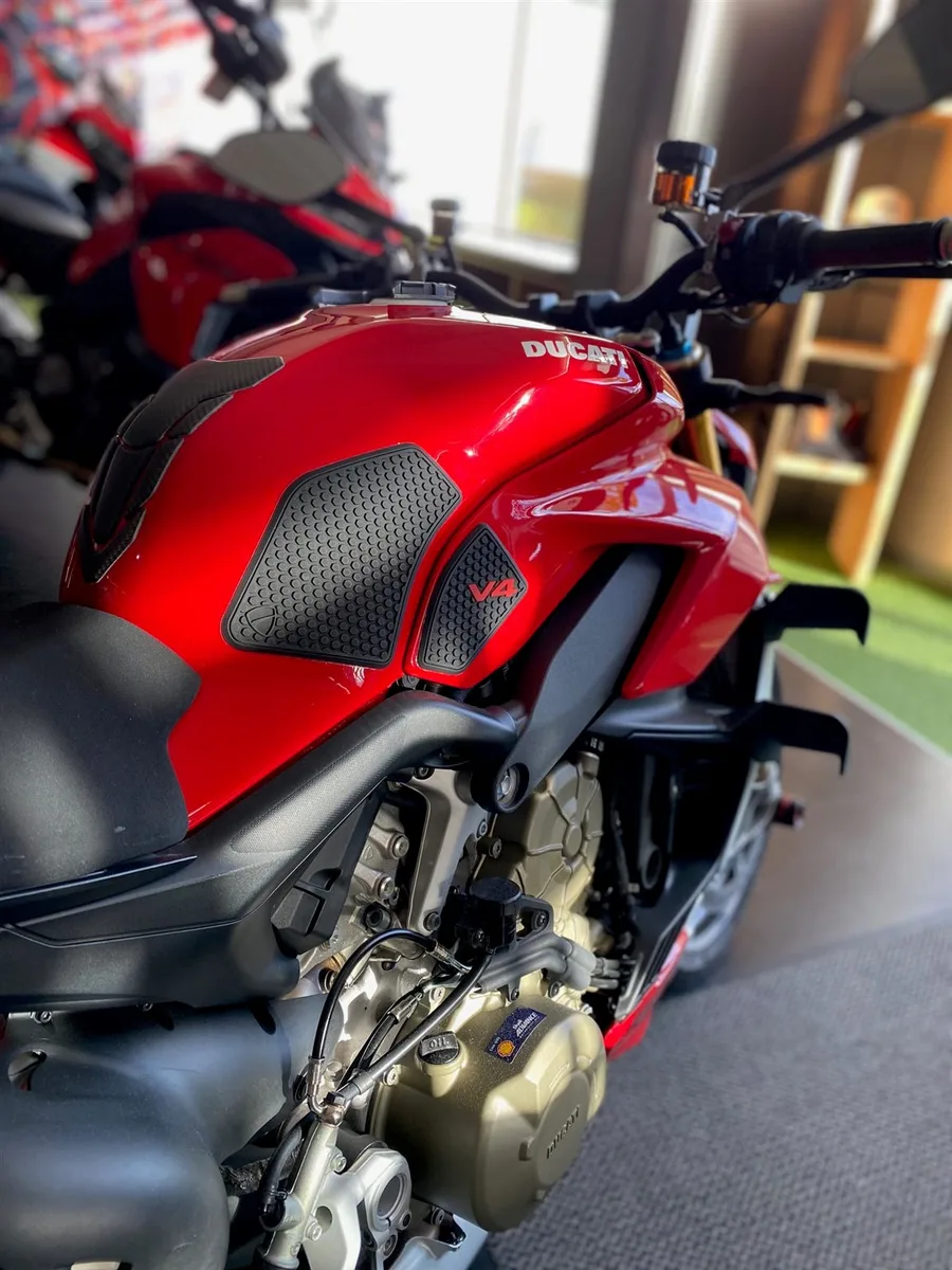 Ducati Streetfighter V4 S
