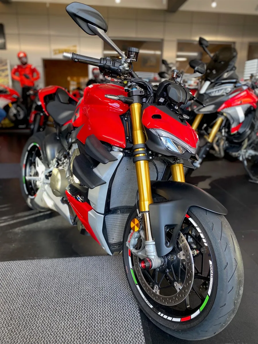 Ducati Streetfighter V4 S