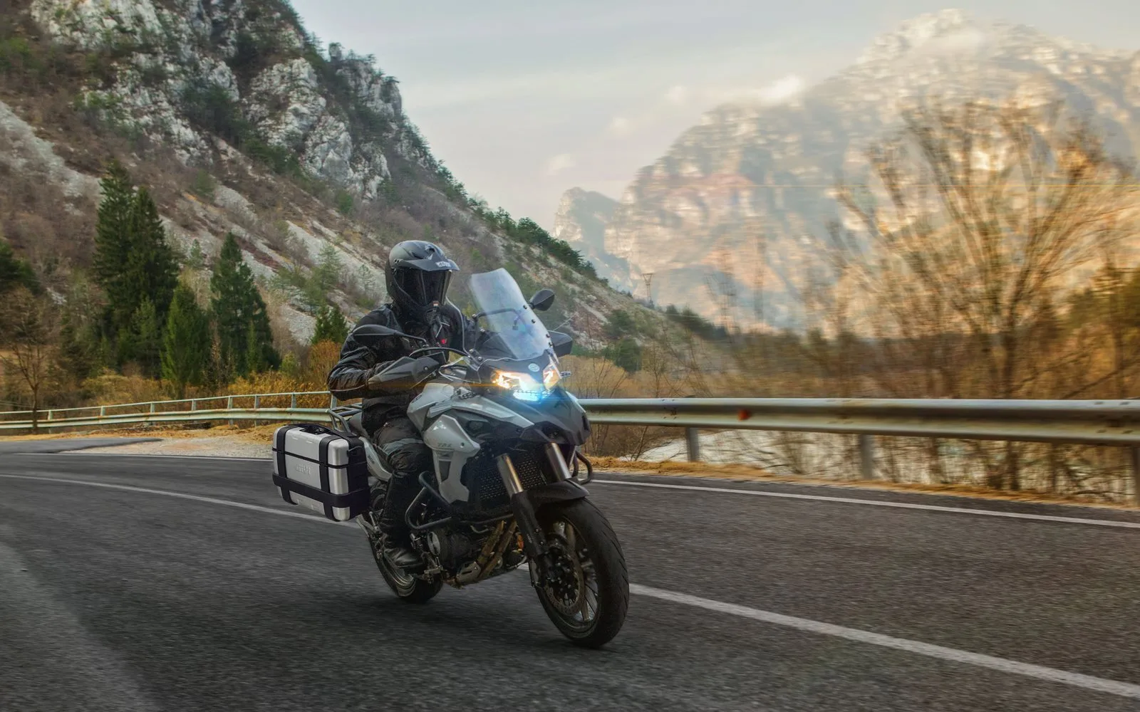 Benelli TRK 502