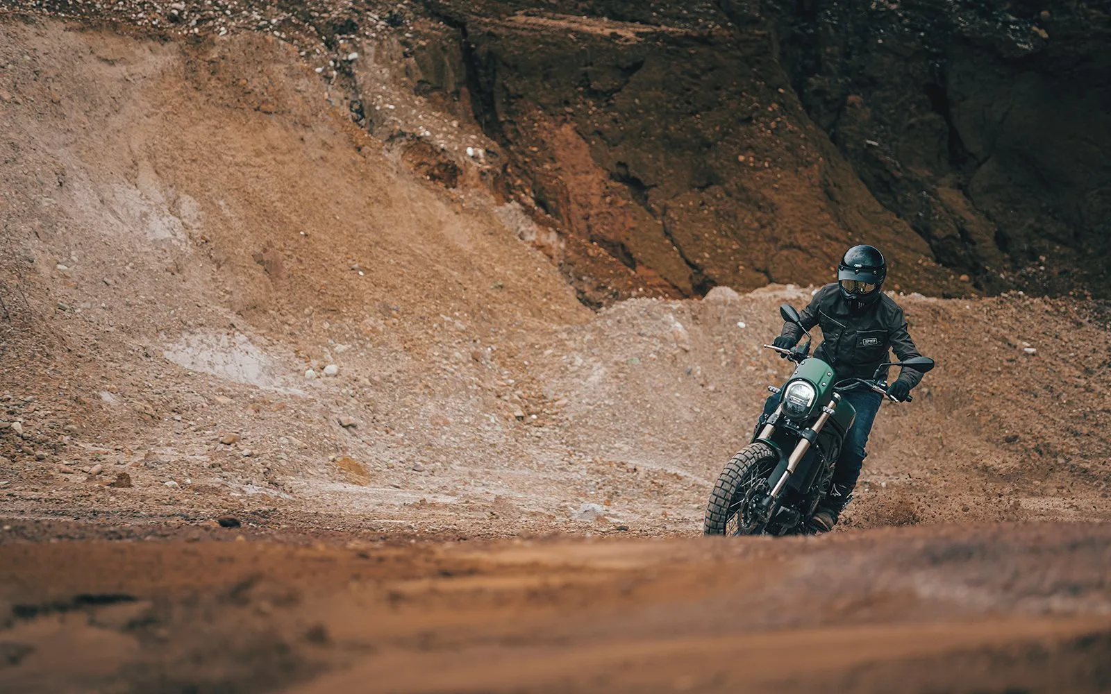 Benelli Leoncino 800 Trail