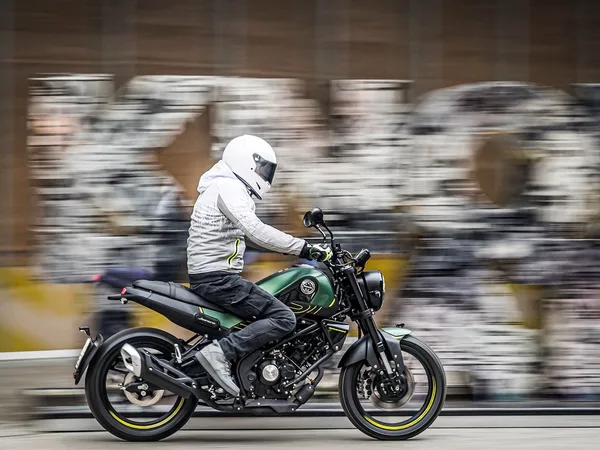 Benelli Leoncino 125