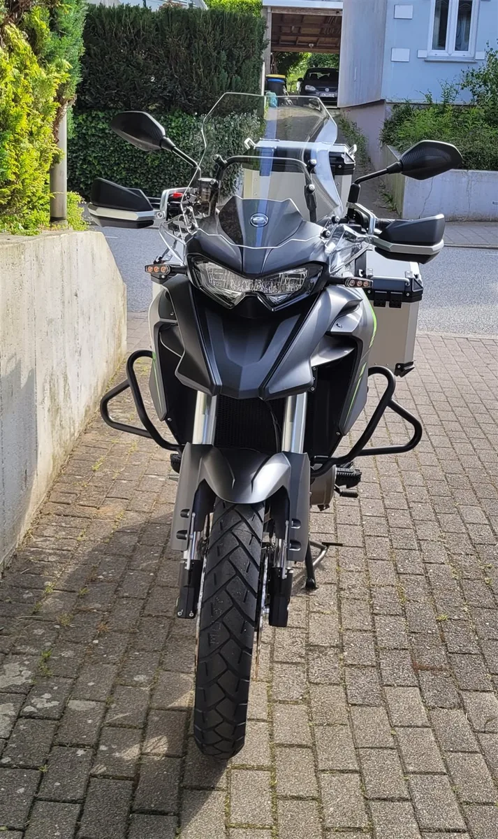 QJ Motor SRT 700 X Pro Touring