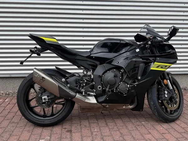 Yamaha R1