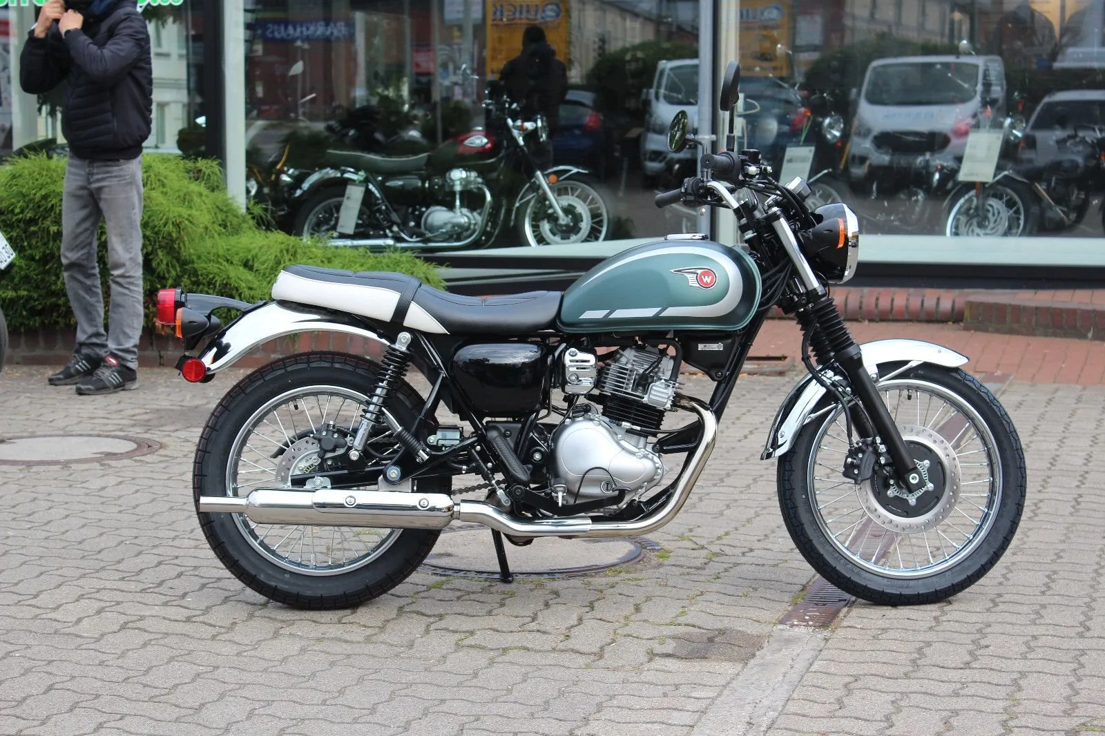 Kawasaki W230
