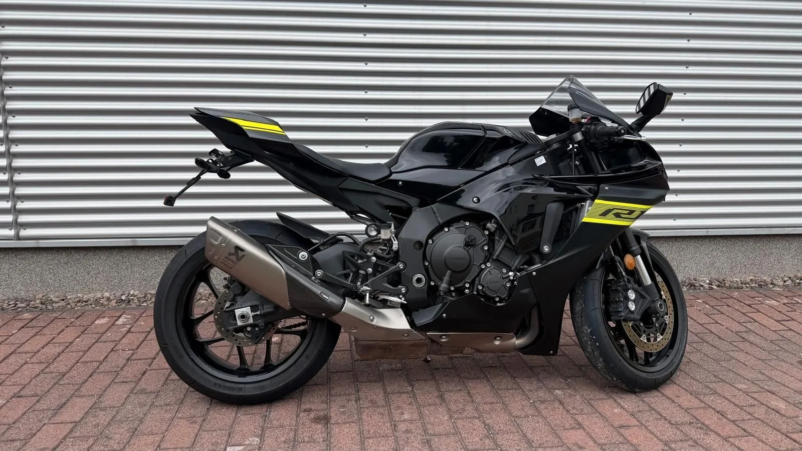 Yamaha R1