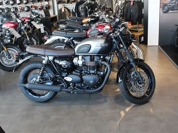 Triumph Bonneville T120 Black