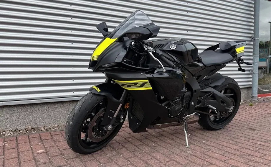 Yamaha R1