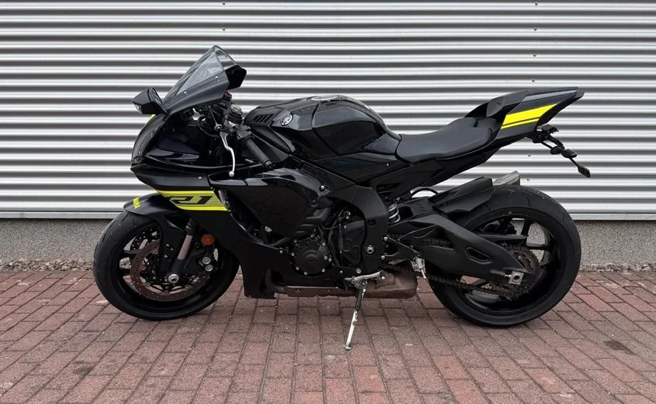 Yamaha R1