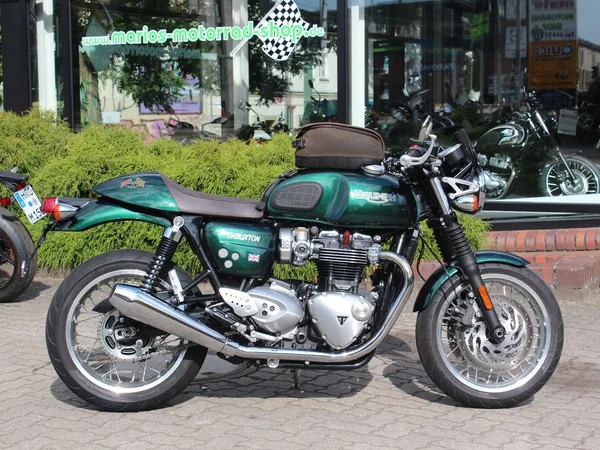 Triumph Thruxton 1200