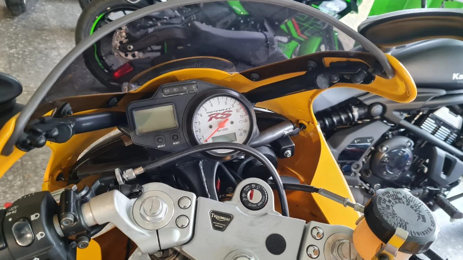 Triumph Sprint RS 955i