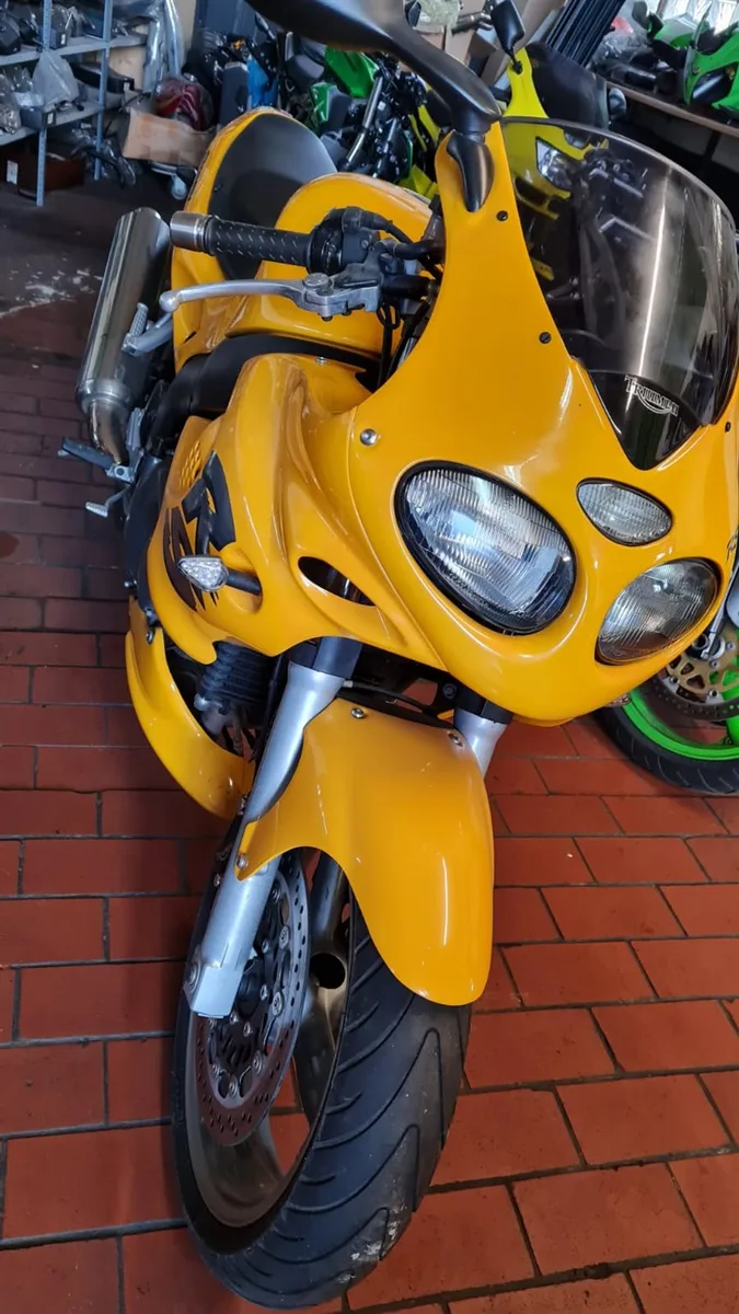 Triumph Sprint RS 955i