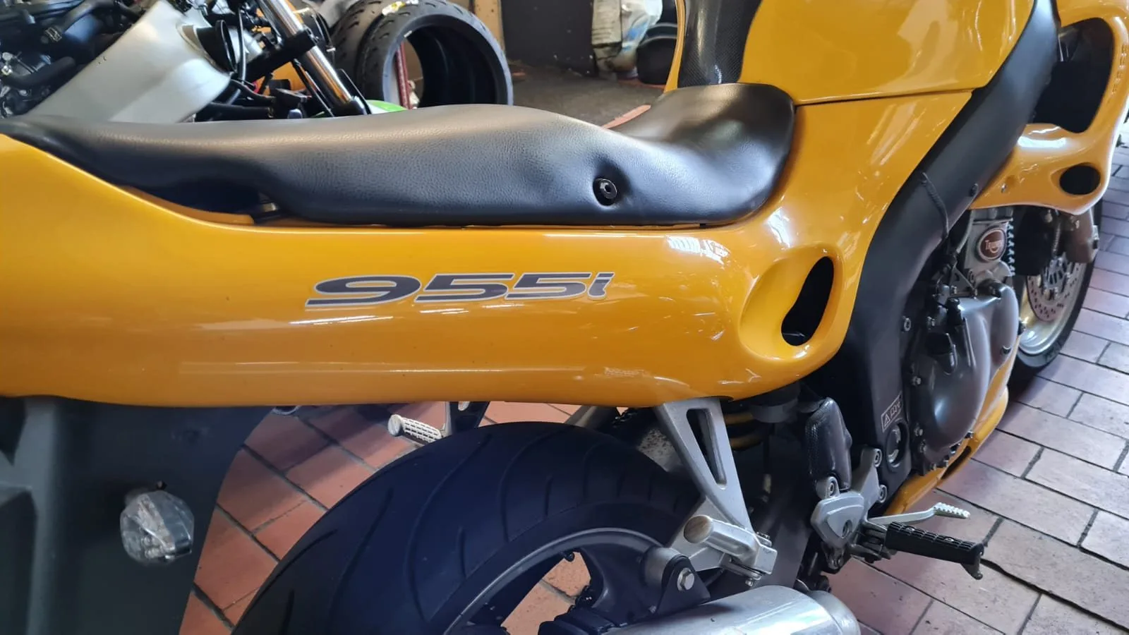 Triumph Sprint RS 955i