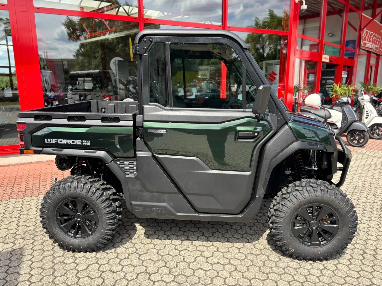 CFMOTO UFORCE 1000