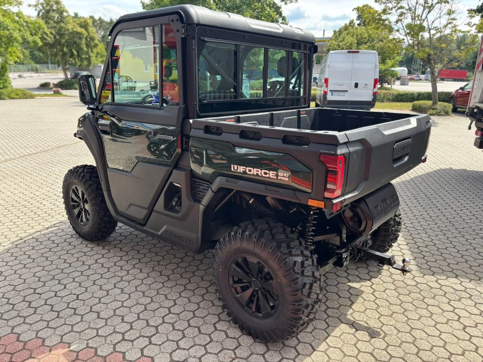CFMOTO UFORCE 1000
