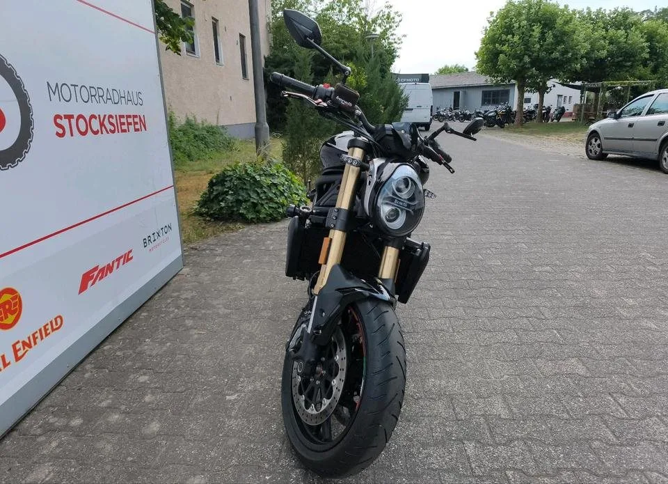 Benelli 752 S