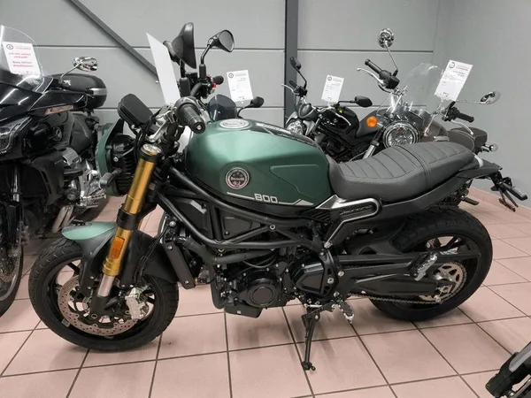 Benelli Leoncino 800