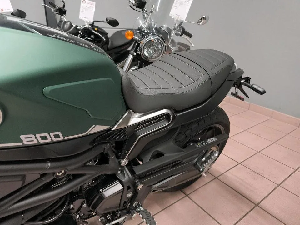 Benelli Leoncino 800