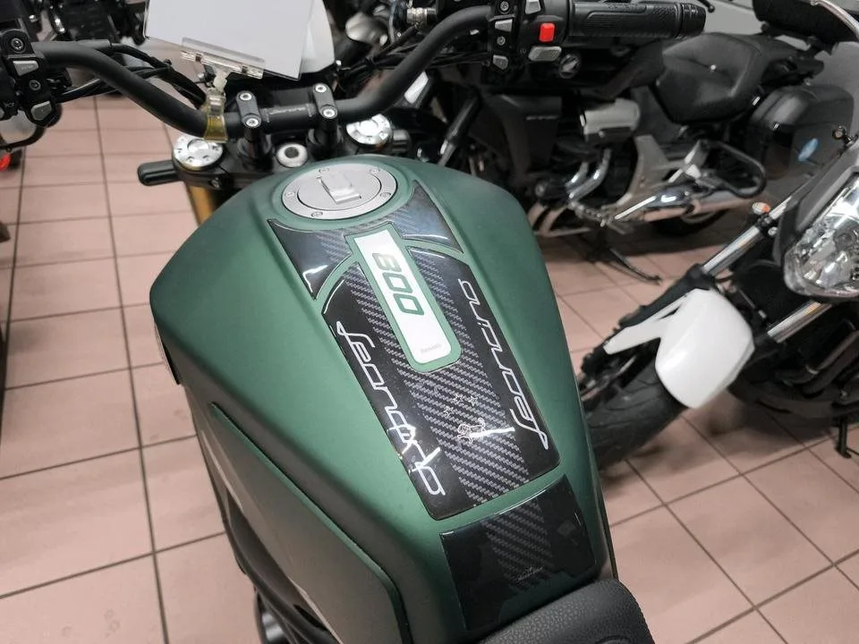 Benelli Leoncino 800
