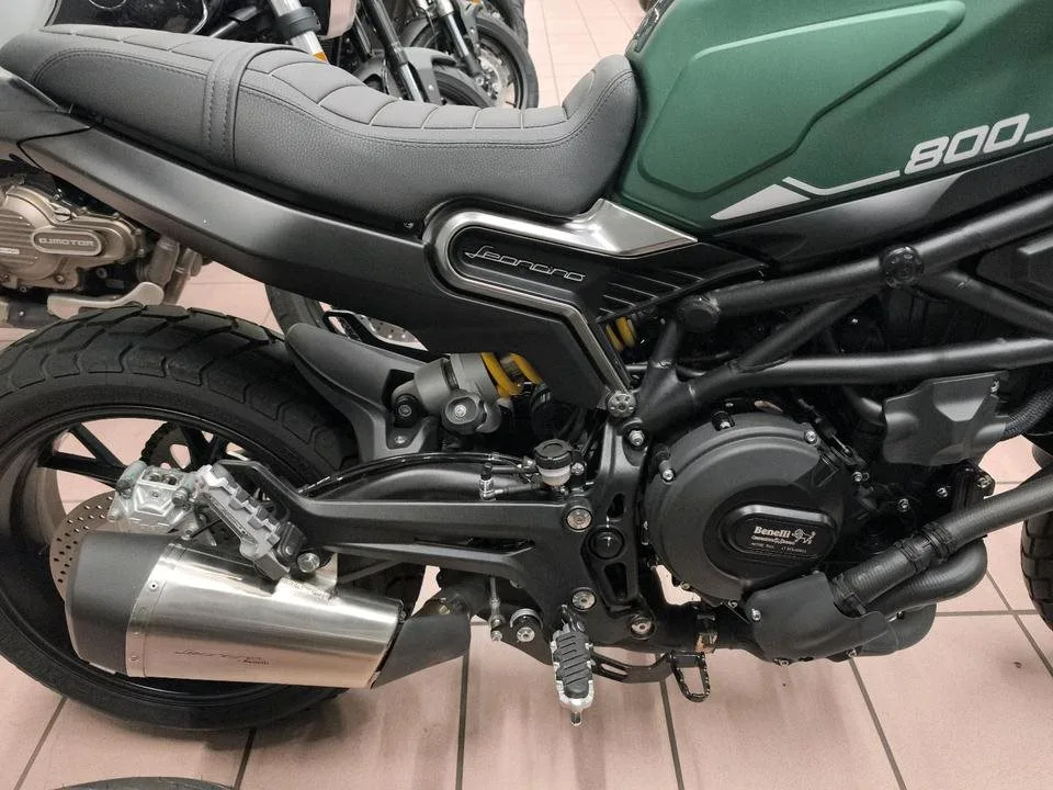 Benelli Leoncino 800